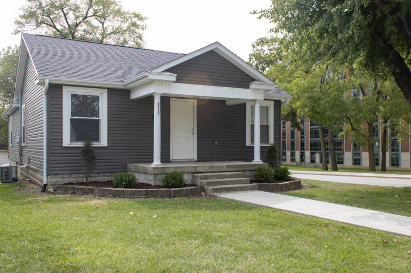 1225 W Neely Ave, Munice, 4 Bedrooms Bedrooms, ,4 BathroomsBathrooms,House,For Rent,1225 W Neely Ave,1026