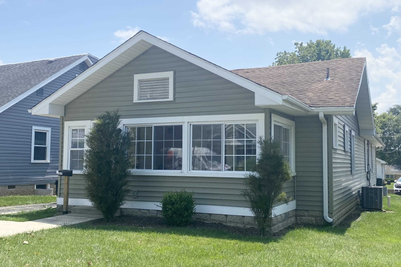 1217 W Neely Ave, Muncie, 4 Bedrooms Bedrooms, ,4 BathroomsBathrooms,House,For Rent,1217 W Neely Ave,1028