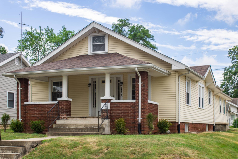 1129 W Abbott St, Muncie, 4 Bedrooms Bedrooms, ,5 BathroomsBathrooms,House,For Rent,1129 W Abbott St,1035
