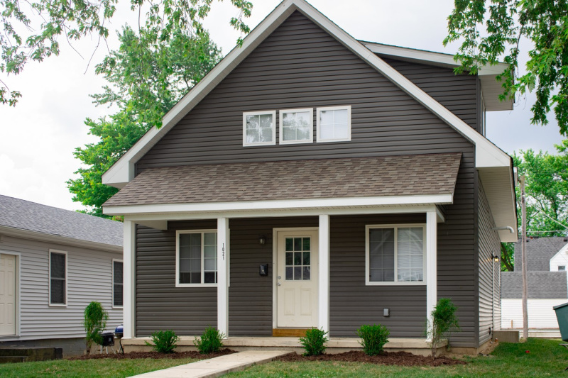 1021 W Neely Ave, Muncie, 5 Bedrooms Bedrooms, ,5 BathroomsBathrooms,House,For Rent,1021 W Neely Ave,1040